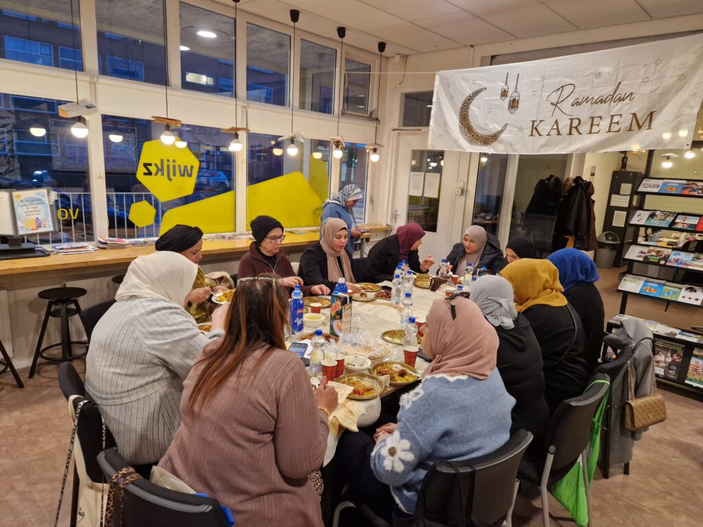 Lees meer over het artikel Wijkdialoog & Iftar in Laak: waar verschillen ruimte krijgen